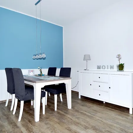 Vakantiehuis Werftstrasse 2, Ferienhaushaelfte *