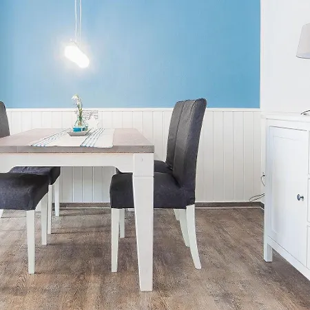 Vakantiehuis Werftstrasse 2, Ferienhaushaelfte *